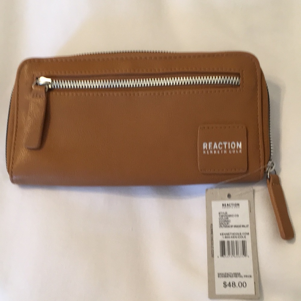 Kenneth Cole Reaction-NWT-Zip Around Wallet